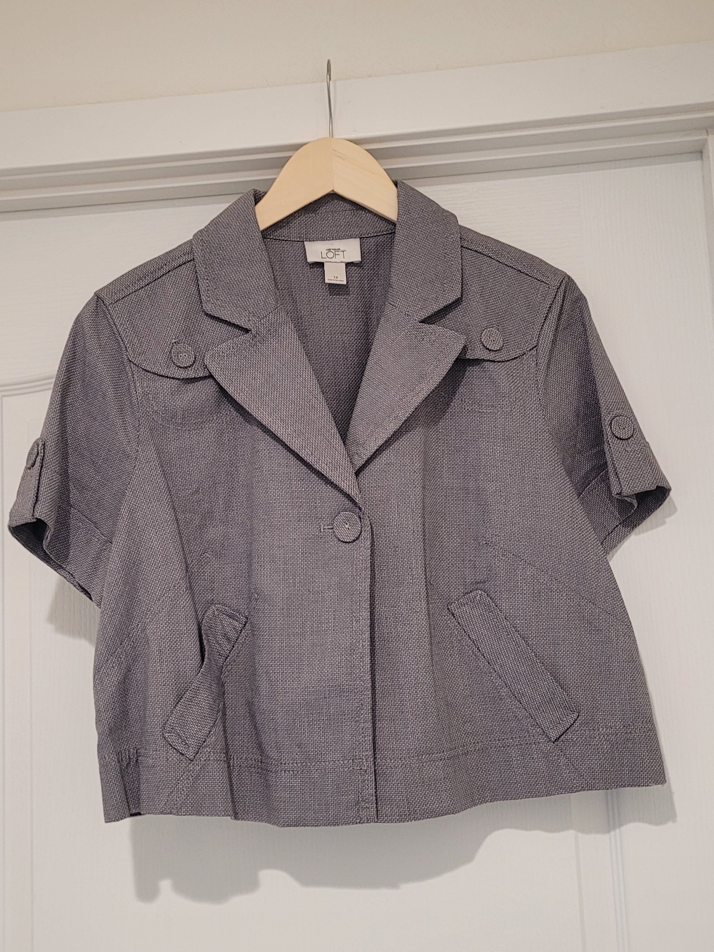 Ann Taylor Loft Excellent women's grey cropped blazer  14